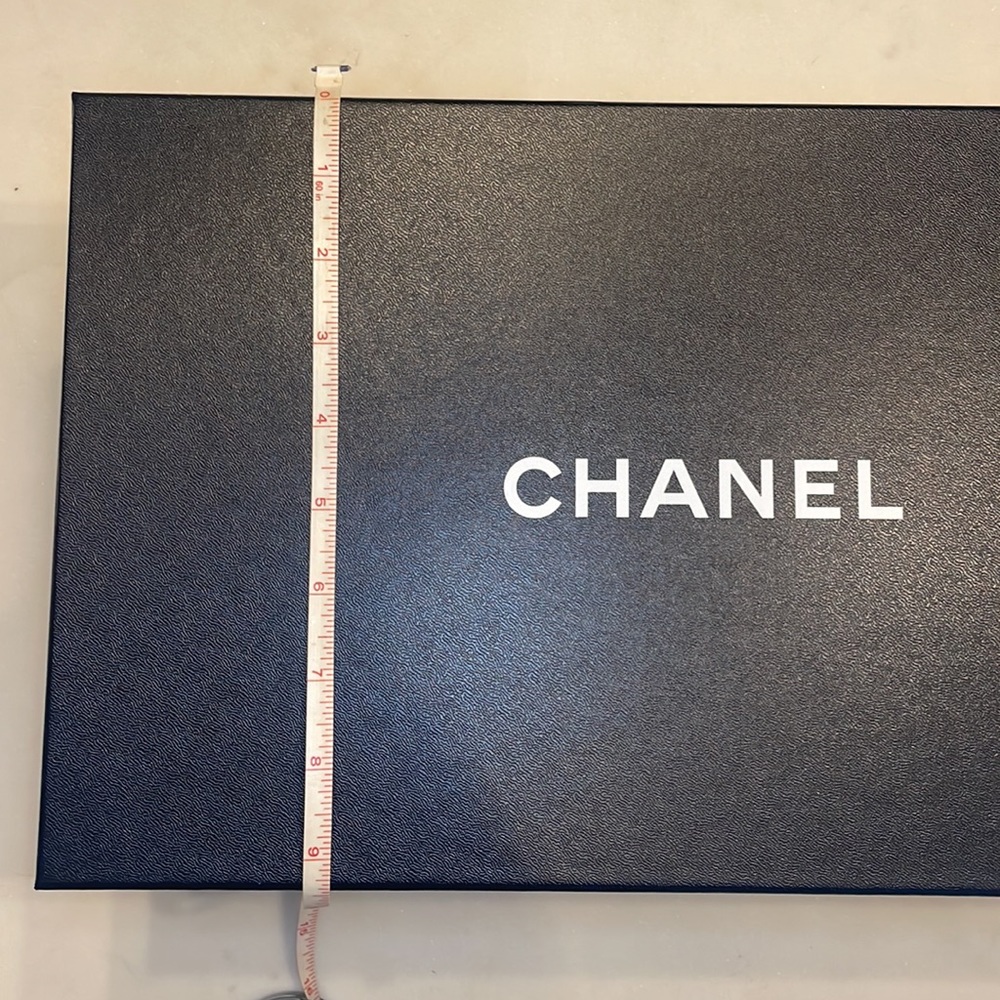 100% authentic Chanel Box - Picture 7 of 8